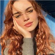 Estudiante universitaria joven, carismática, responsable y con don de gentes. Disponibilidad de coche propio